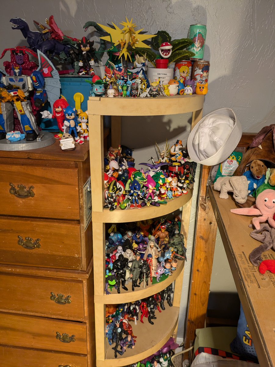 EnterprisesTorp's tweet photo. Probably too late but I didn't just do the fastest decluttering in my life for nothing 
 #MoombaGoombaRoomba https://t.co/qfuo6j9kTu