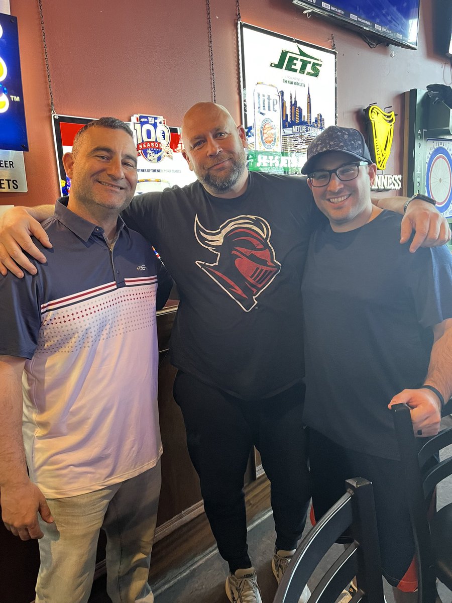 Great time for a great cause yesterday hanging with <a href="/JerryRecco/">Jerry Recco</a> &amp; <a href="/CLoprestiWFAN/">Chris Lopresti</a> at Poole Ave Bar… <a href="/7BOOMERESIASON/">Boomer Esiason</a> <a href="/GioWFAN/">Gregg Giannotti</a> <a href="/WFANmornings/">Morning Show with Boomer & Gio</a>