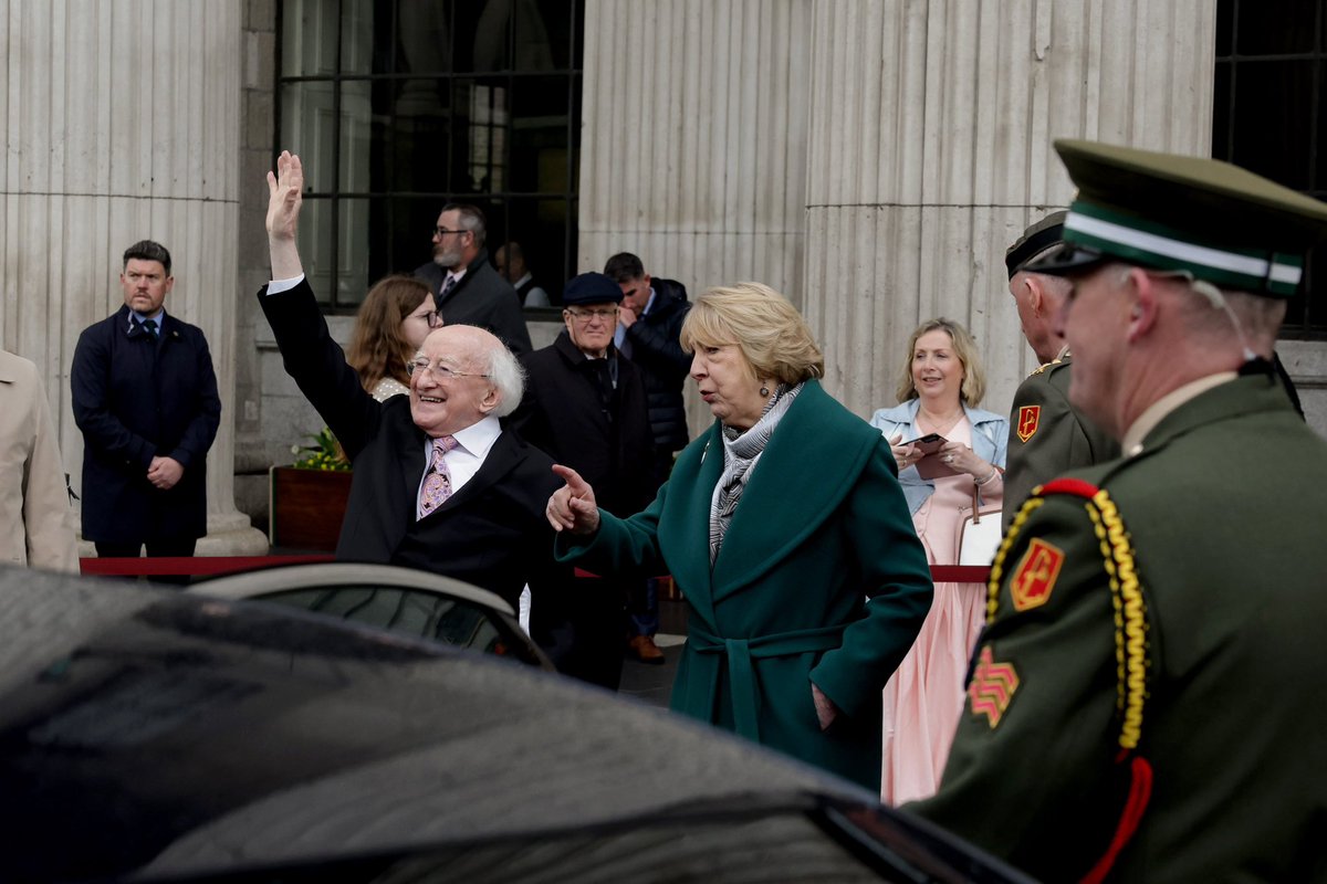 President Michael D. Higgins this afternoon led a ceremony outside the GPO to mark the 109th anniversary of the 1916 Easter Rising. The President laid a wreath in memory of all those who took part, were killed and who were injured during the Rising