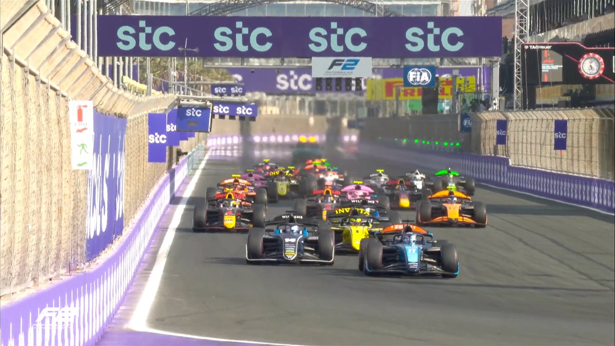 Joshua muy cerquita de los puntos.
En la Feature Race de Arabia Saudita, Duerksen volvió a salir de P18 y finalizó P11, quedando a una sola posición de sumar puntos. El ganador de la carrera fue el neerlandés Verschoor, actual lider del campeonato.