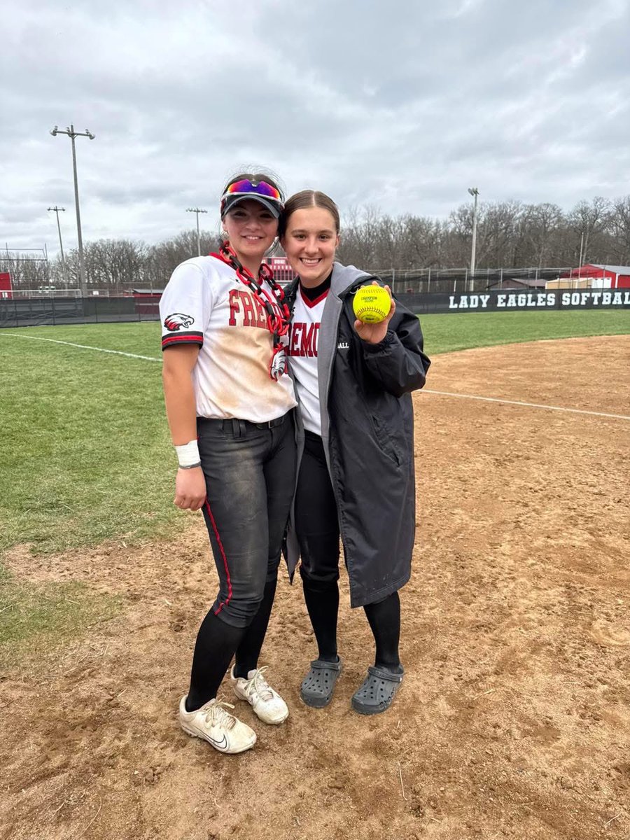 Fremont Eagles 🥎 tweet media