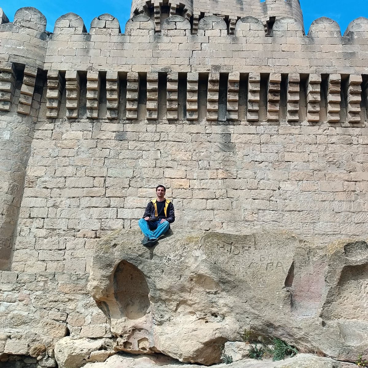 RustamHuseynov's tweet photo. Ramana castle #history #medieval #ramana #castle #stone #architecture #archaeology #rock #travel #up #spendingmytime https://t.co/NgX5DQ4BKj