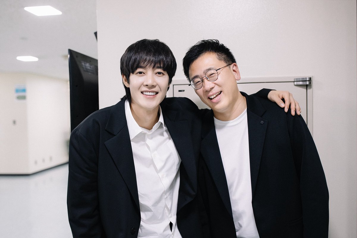 今日はNHKホールで行われた「2025 KIM HYUN JOONG WORLD TOUR -Filament- AFTER PARTY ～Heart to Heart～」で司会...いや、一部役者としてステージに上がりました😅素敵なイベントでしたね👏デビューから20年、考えてみたら僕も同じくらいのお付き合いになりますが、これからもご一緒させてください‼️