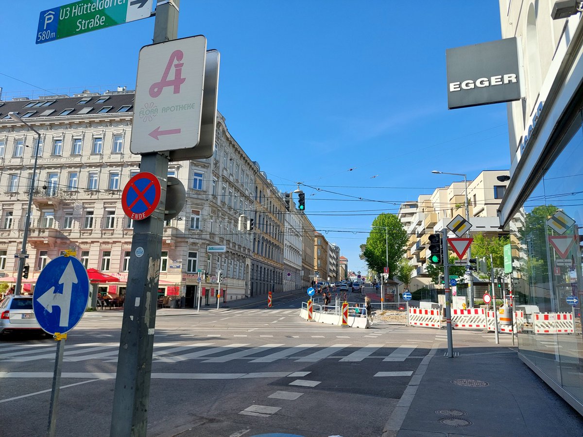 KaiserUngarn's tweet photo. Sonniger #Stadtspaziergang #Wien #Penzing (#Breitensee).
#Locmasta https://t.co/LXMqHn9dV1