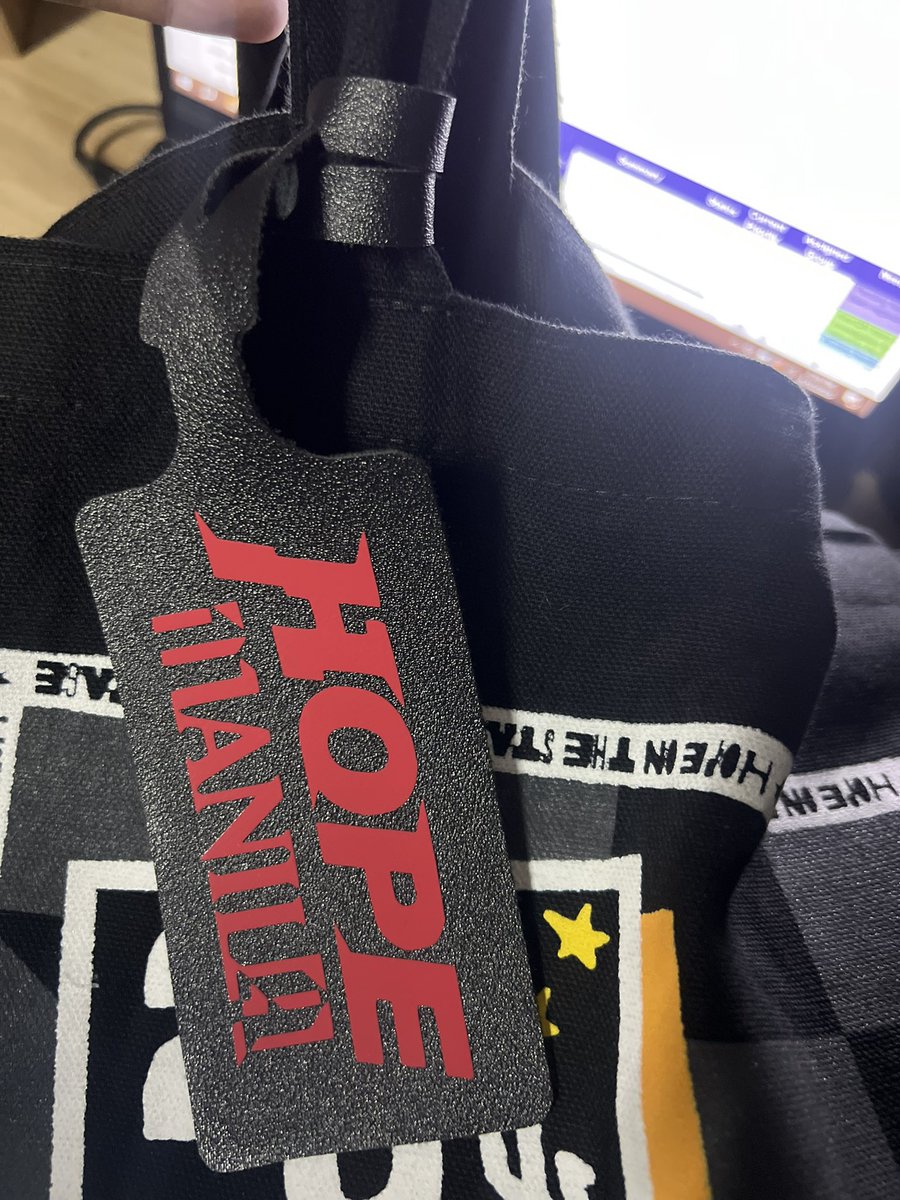 taehsrkive's tweet photo. carry 𝖍𝖔𝖕𝖊 with you anywhere! ❤️‍🔥 

Hope on the Stage inspired bagtags! ✨
DOO: April 27, 2025 (may close early if I get enough orders) 
new designs (&amp; Asia stops) in the gforms! 
 
❤️‍🔥 order link: https://t.co/T04JK4NqbX https://t.co/AlBgKHN8so