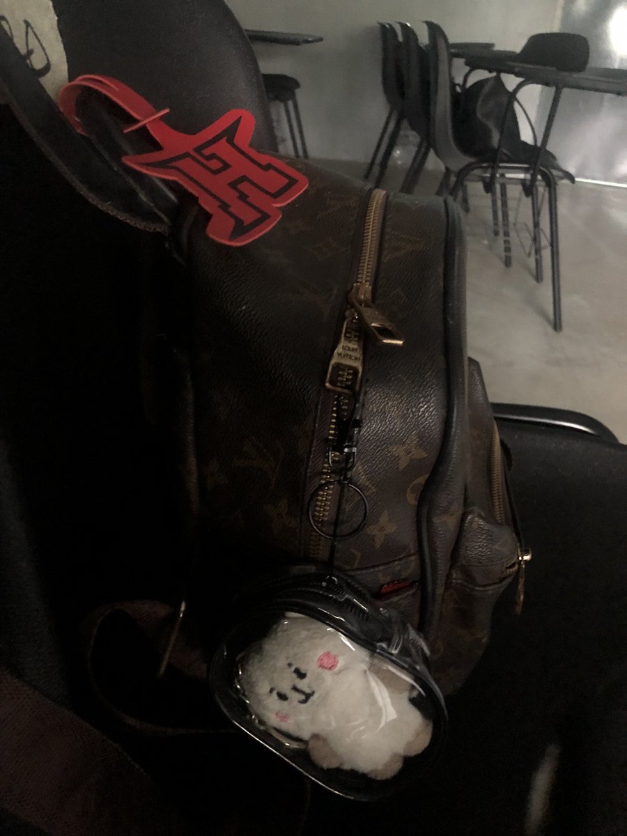 taehsrkive's tweet photo. carry 𝖍𝖔𝖕𝖊 with you anywhere! ❤️‍🔥 

Hope on the Stage inspired bagtags! ✨
DOO: April 27, 2025 (may close early if I get enough orders) 
new designs (&amp; Asia stops) in the gforms! 
 
❤️‍🔥 order link: https://t.co/T04JK4NqbX https://t.co/AlBgKHN8so