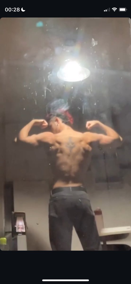 👁👁👁 tweet media