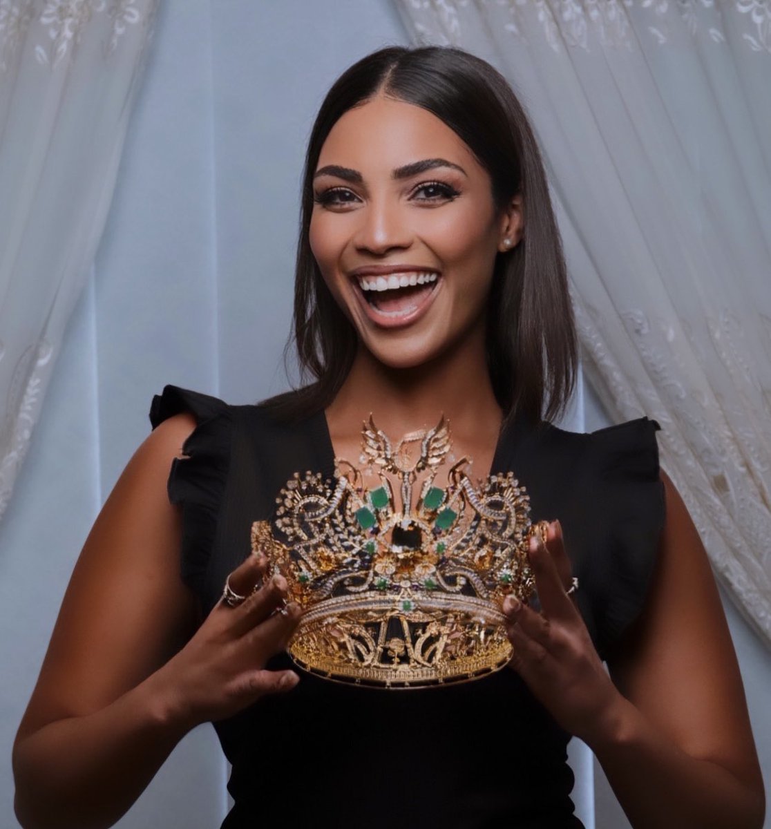 neecy_s's tweet photo. As the new Miss Grand Brackendowns,I had the incredible opportunity to meet her — the brand-new Miss Grand South Africa crown 👑✨

Let’s give her a title worthy of the power and purpose she represents.

#MGSA2025 #CrownReady #DreamBigLiveGrand #ChaseYourGRANDestDreams https://t.co/PC4kU63EWr