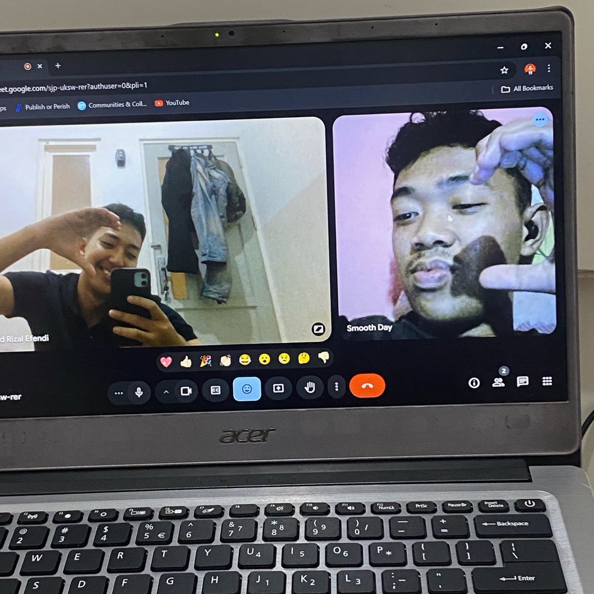 zeecntxt's tweet photo. Kangen banget🥺🫶🏻
Sekarang beneran LDRan, padahal sebelumnya 1-2minggu doang:) https://t.co/jNwAIGMtxx