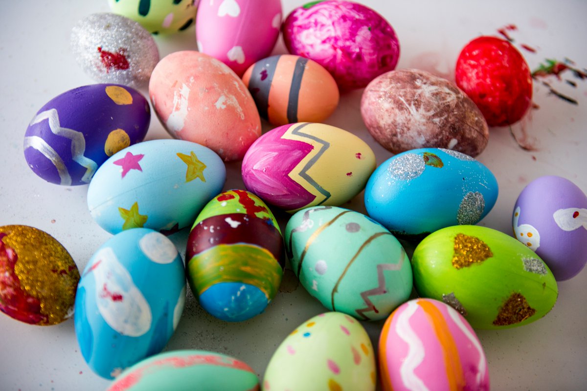 Bairesac's tweet photo. 🐰✨ ¡Felices Pascuas!
 
Que este día especial esté lleno de alegría, dulces momentos en familia y muchas razones para sonreír. 🌸🍫

¡Les deseamos un hermoso domingo junto a sus seres queridos! https://t.co/3rFCoTuB0r