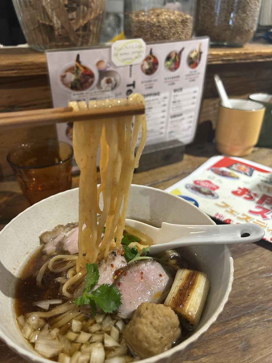 yuzu0807i's tweet photo. グルメフェス1軒目は、
毎回どんなラーメンか気になってしまう「点と線」へ🍜
鴨ステーキが和風とマッチしてて美味でした◎ https://t.co/CNe6mk8cxN