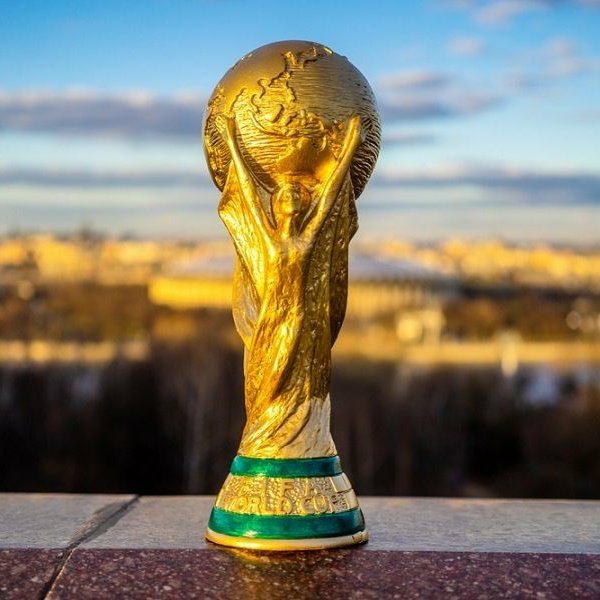 ThePopStuff's tweet image. 🚨 According to insiders, Shakira and Rihanna are in talks to perform at the 2026 FIFA World Cup final.

The FIFA World Cup in 2026 is introducing a halftime show like the Super Bowl. It will be produced by Global Citizen.