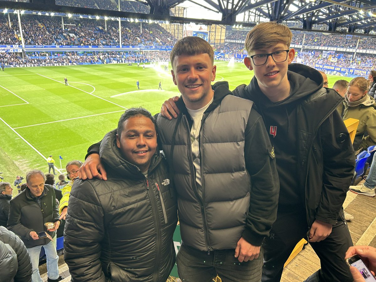 Samulj7's tweet photo. One last dance at Goodison 🙌🏼 https://t.co/lRlcJRLqWV