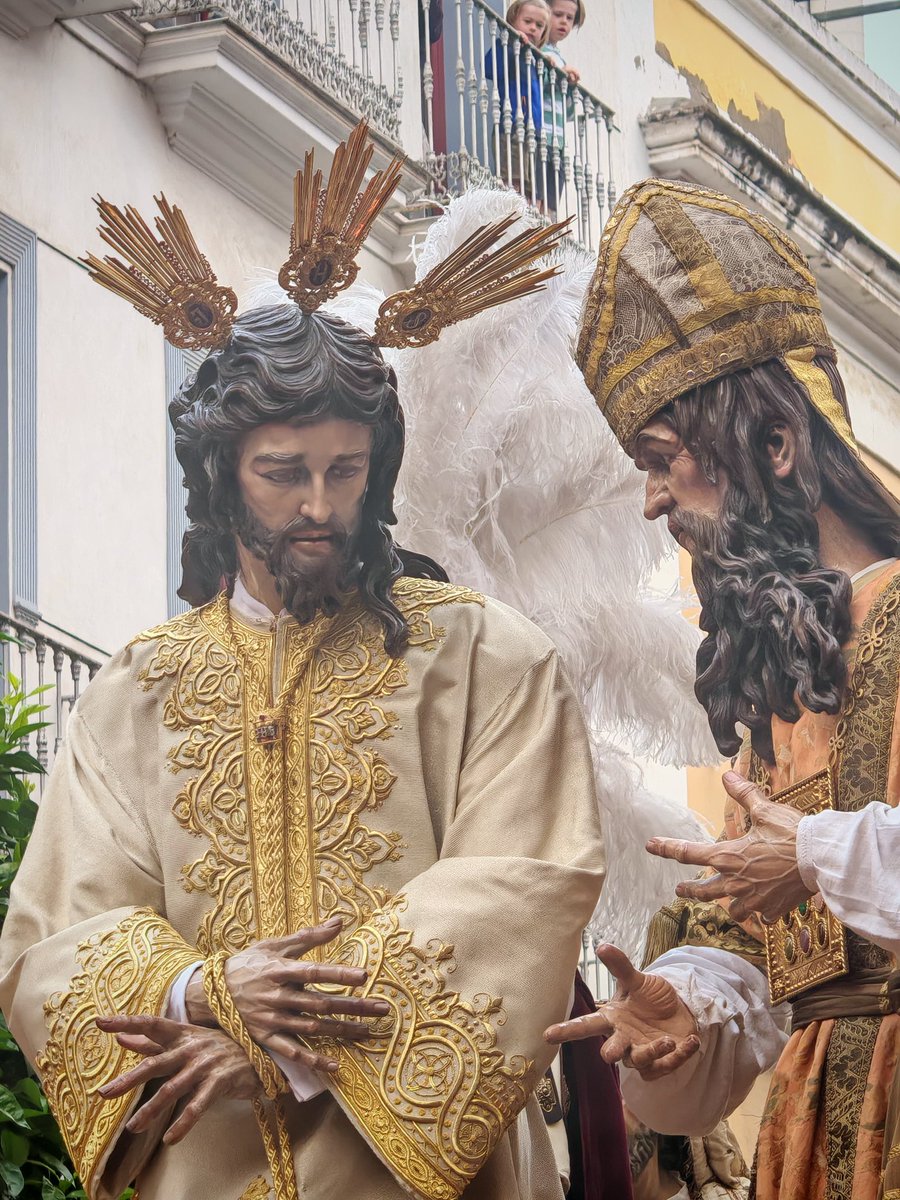 PasionDeSevilla's tweet photo. 🔴 Pasanos en este tweet TU FOTO FAVORITA DE ESTA SEMANA SANTA 2025 ✨🫶🏻

Os leemos en este tweet 🙂✨

#SSantaSevilla25 https://t.co/5OtC14XzA5