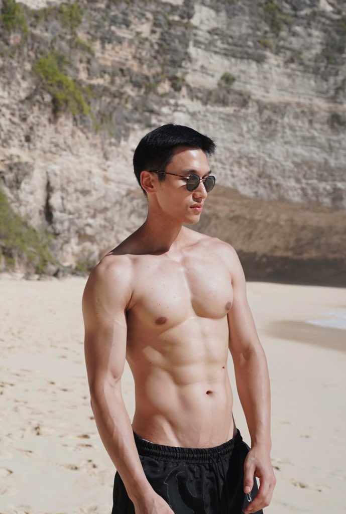 MR MR (@ansonleee) on Twitter photo 