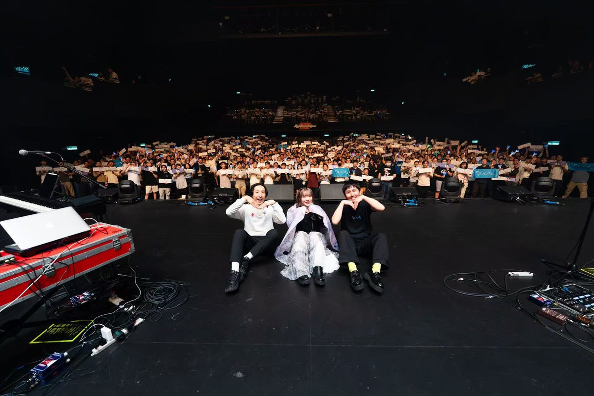 yuika_singuitar's tweet photo. Yuika 1st Asia Tour
クアラルンプール公演有難うございました！🎉㊗️

いっしょに歌ってくれたり
盛り上げてくれて
さーーーいこうにたのしかったよ！！！

Saya suka kamu！！！！ https://t.co/MF7l1nlEC5