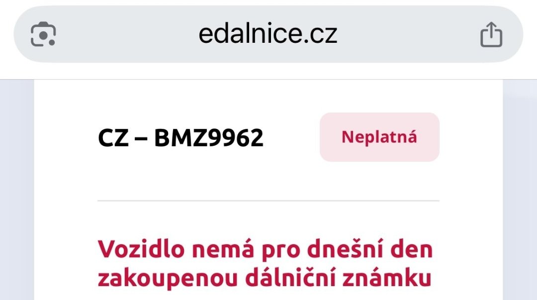 HatasLukas's tweet photo. a) 250km/h na dálnici v ČR 
b) s telefonem v ruce
c) s propadlou technickou
d) bez dálniční známky

Ješte, že u toho nehajloval... https://t.co/Zdbkt7C5Zk