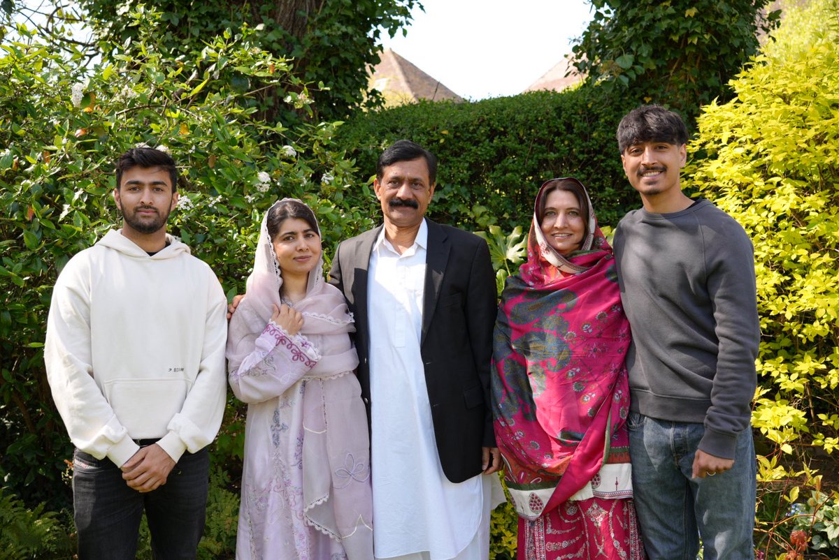 ZiauddinY's tweet image. Happy Birthday, Toor Pekai ♥️
You are the light of our lives.
Your indomitable soul is a source of strength and resilience for all of us.
Wishing you a long, healthy, and happy life. Ameen.