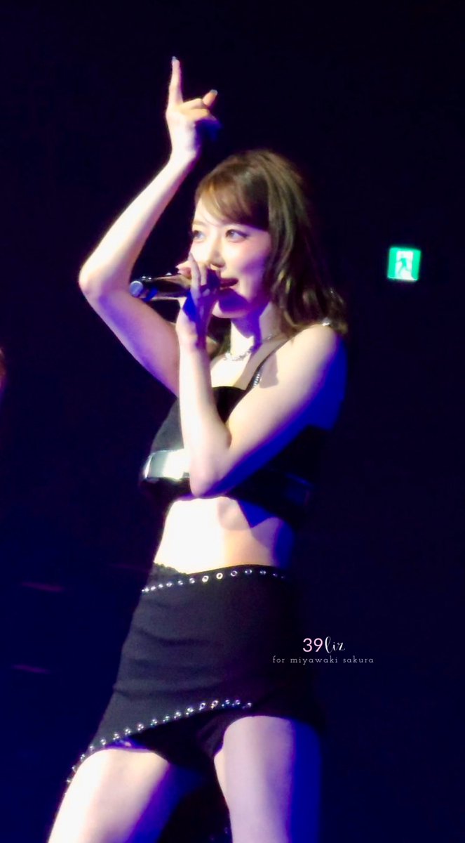20250420 Incheon Her abs 🫠🌸💕 I'm glad I saw it pretty up close
