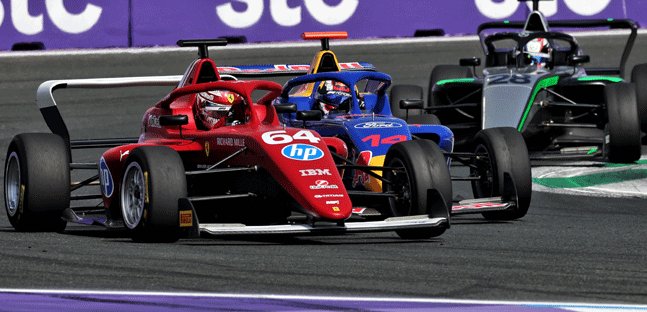 Italiaracing's tweet photo. Brillante vittoria di #Weug nella seconda corsa F1 Academy a Jeddah https://t.co/2kGaxAGJhT https://t.co/9JZUut00gV