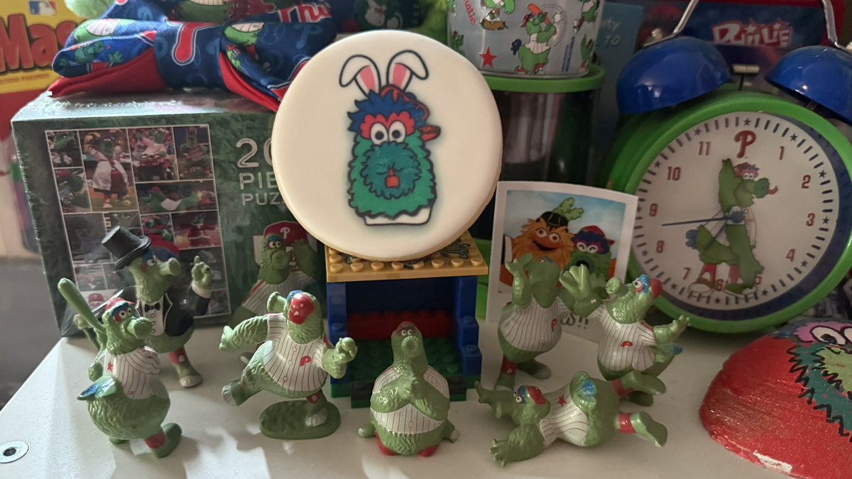 Happy Easter (to those who celebrate) and happy bday Phanatic (all shall celebrate)
#phillies #mlb #baseball #phanatic #easter #birthday
