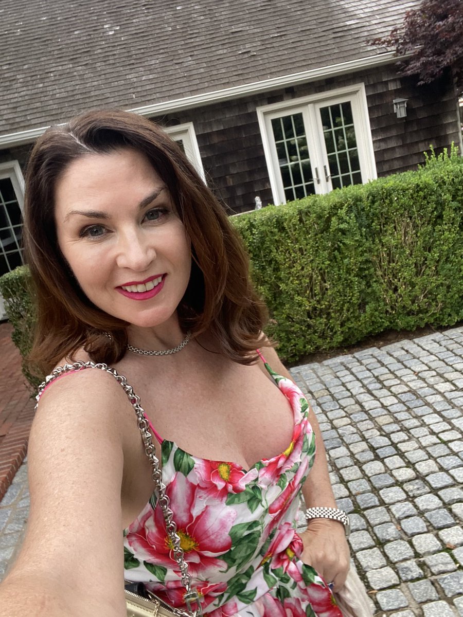 tori london tweet media