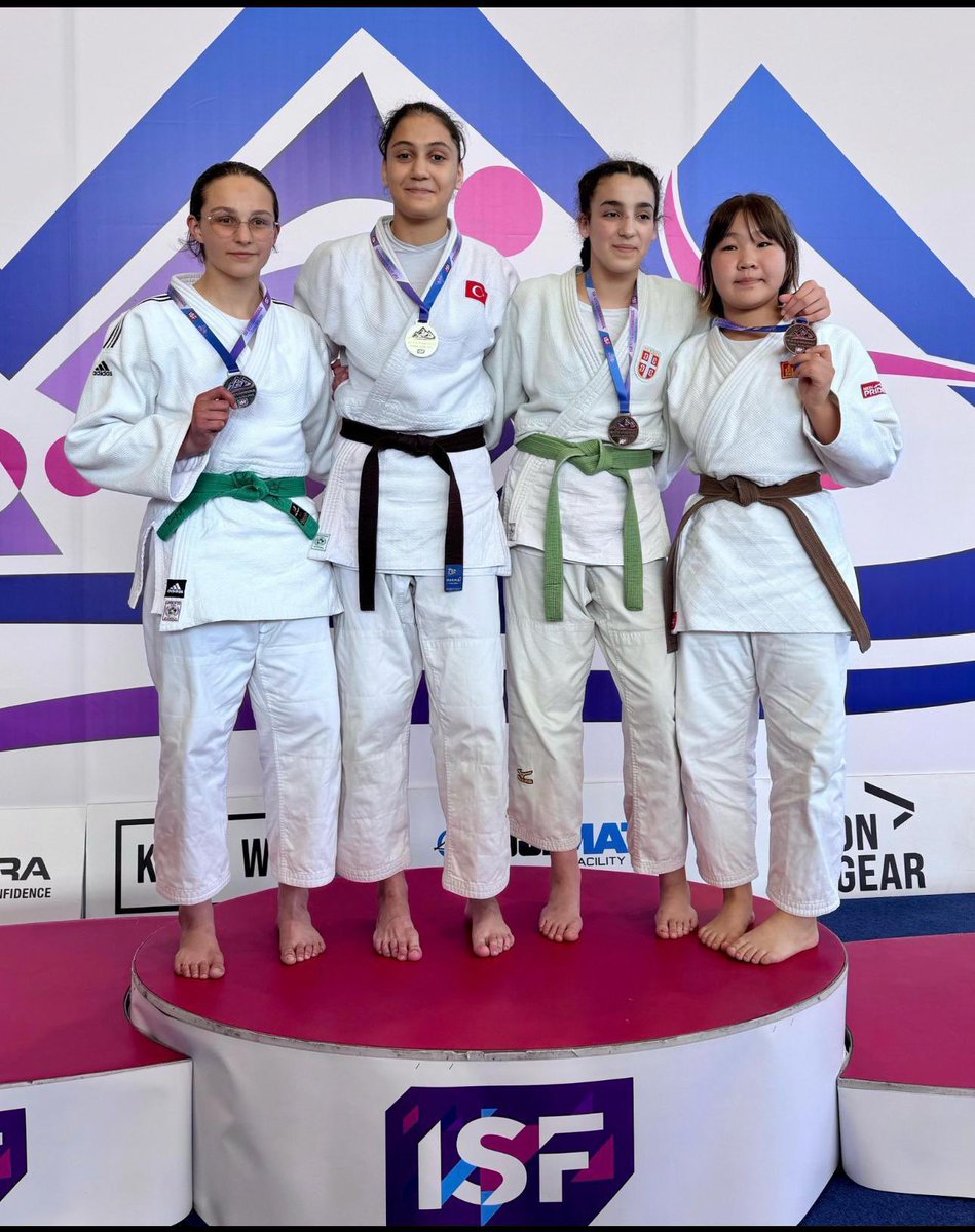 🥋Uluslararası Okul Sporları Federasyonu (ISF) tarafından Sırbistan’da düzenlenen U15 Gymnasiade 2025’te sporcumuz Büşra Karataş, Judo 70 kiloda altın madalya kazandı.🥇👏👏👏