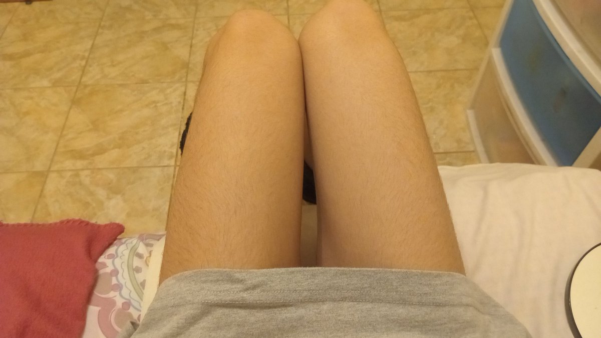 yaee_e's tweet photo. I hate my fuxking legs they're so fat #edtwtㅤ #ricecakestwt #weightloss #anatwt #miatwt #junkorexic https://t.co/b0eeKfCgiU