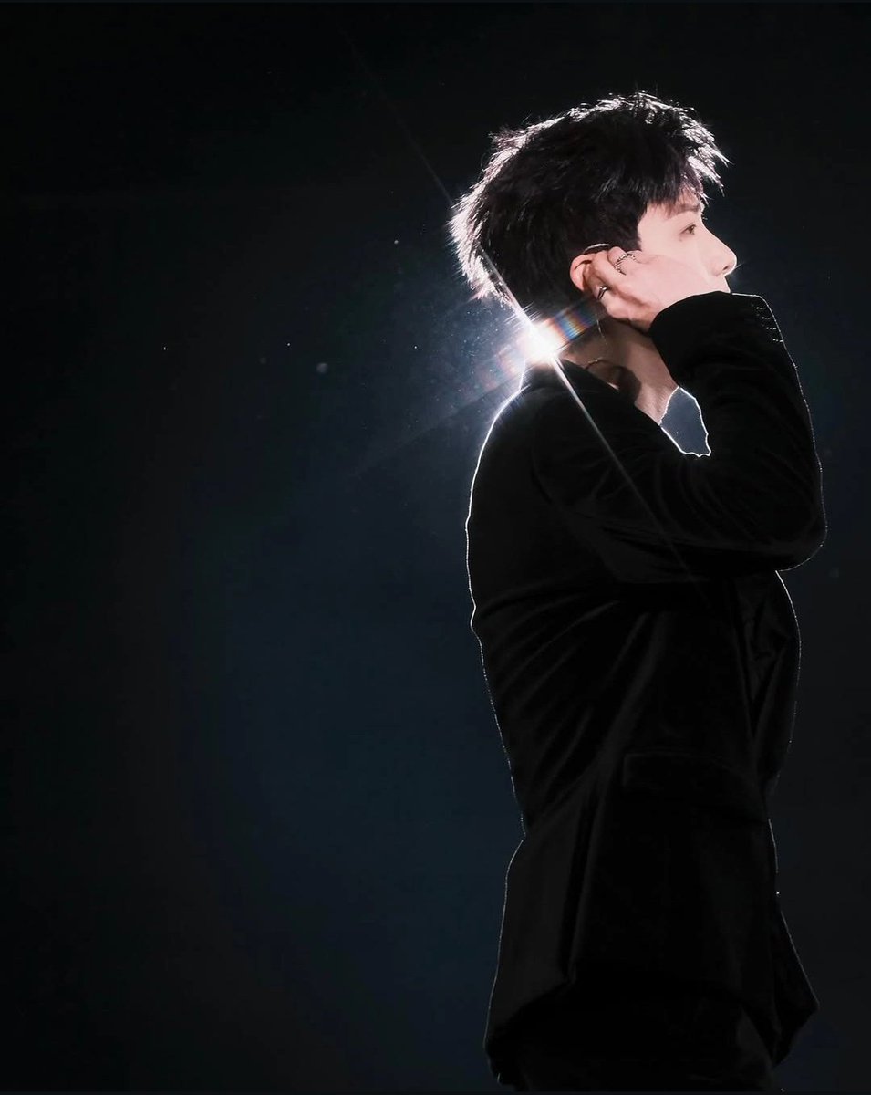 #BaiJingting instragram update 

"fulfilled my wish step by step"