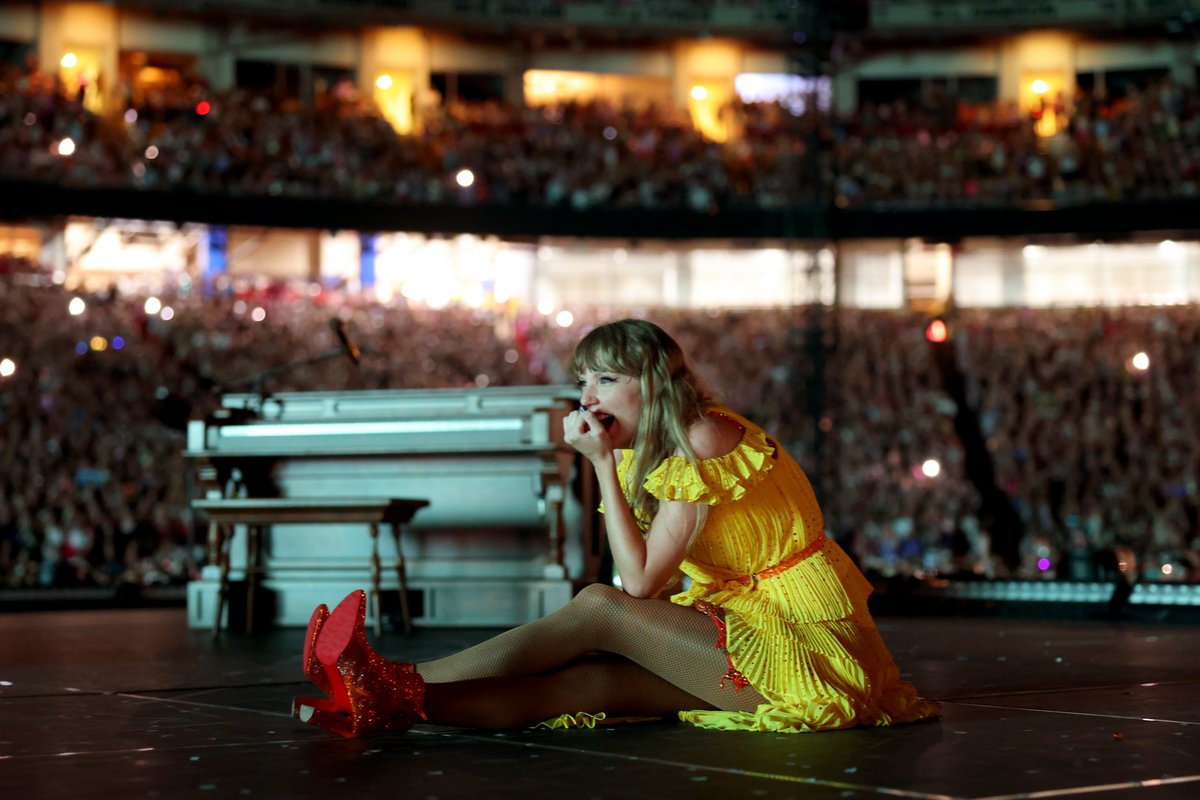 Taylor Swift in 4k tweet media