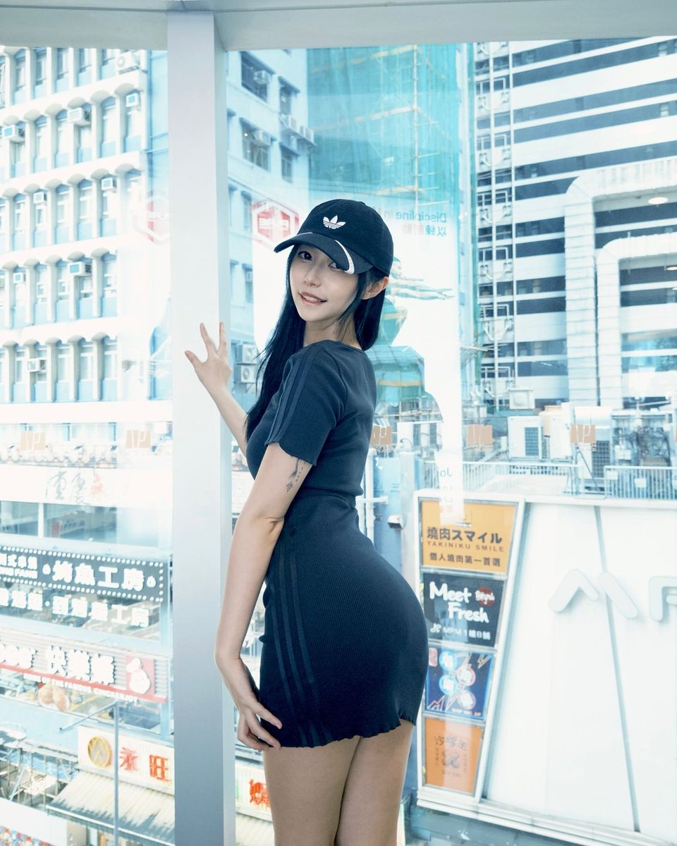 褸屌裙，引人後入
#褸屌裙 #香港淫妹