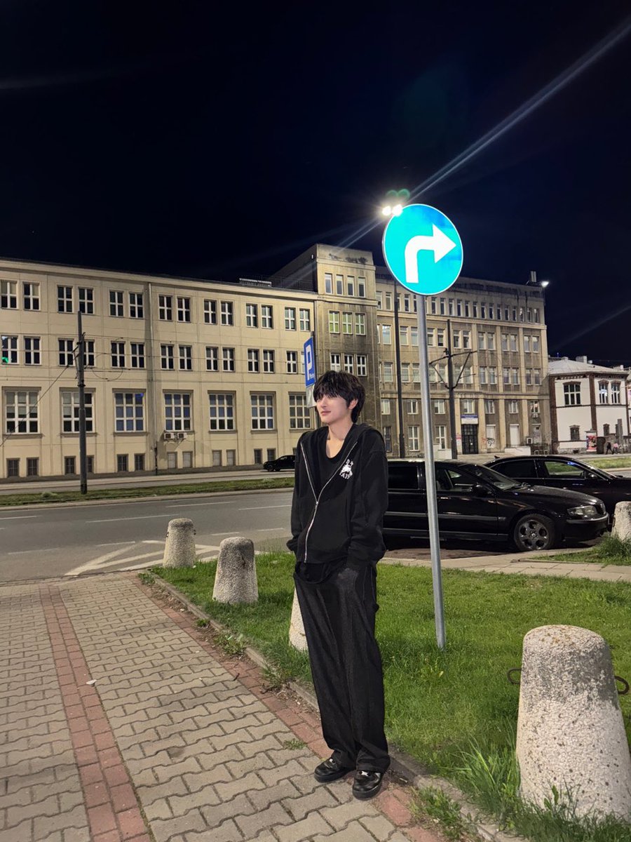 [#진수]
Do następnego razu, Warszawa!🇵🇱🩶

#루네이트 #LUN8 #Jinsu