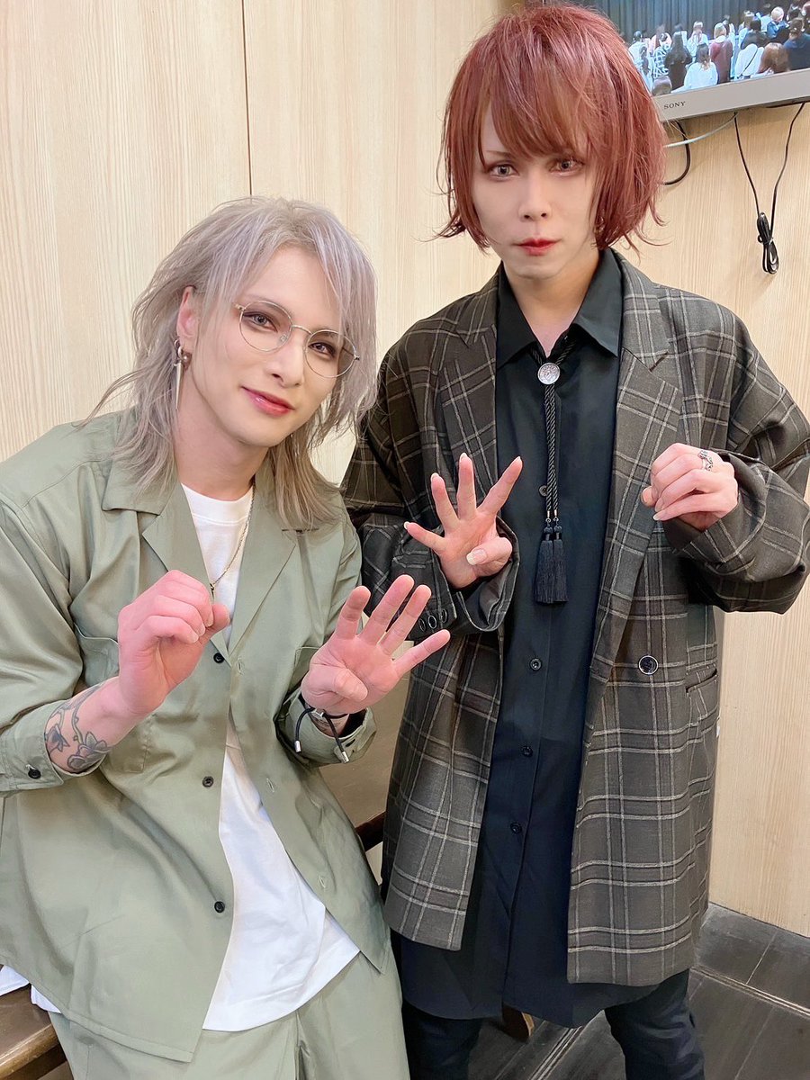 chitose_chitoru's tweet photo. チトフェシュ2025お疲れ様でした！
ヘルは本番前バタバタで集合撮れませんでした📷
改めて沢山の方々にお祝いしてもらえて感謝しかありません。
毎年4/20に集まってくれてありがとう。
それぞれのバンドのライブに来てくれたら嬉しいです！
みんな健康であれ！ https://t.co/i4q8h54Cdv