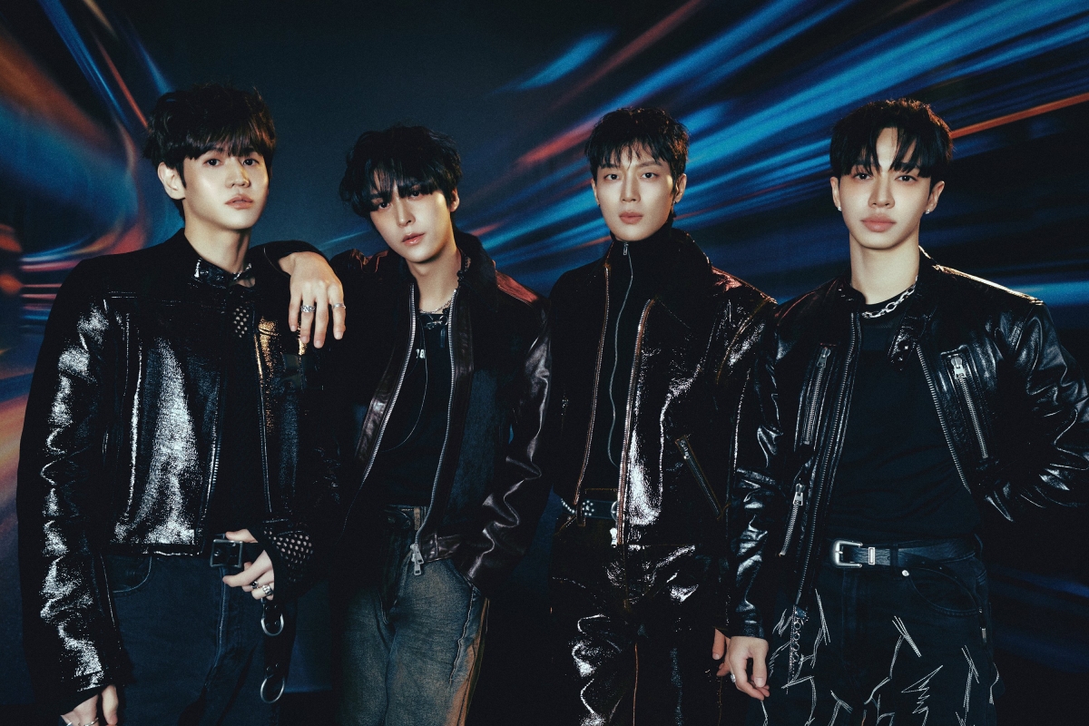 soompi's tweet image. #HIGHLIGHT Oozes Cool In New Concept Photos For "From Real To Surreal" Comeback
soompi.com/article/173588…