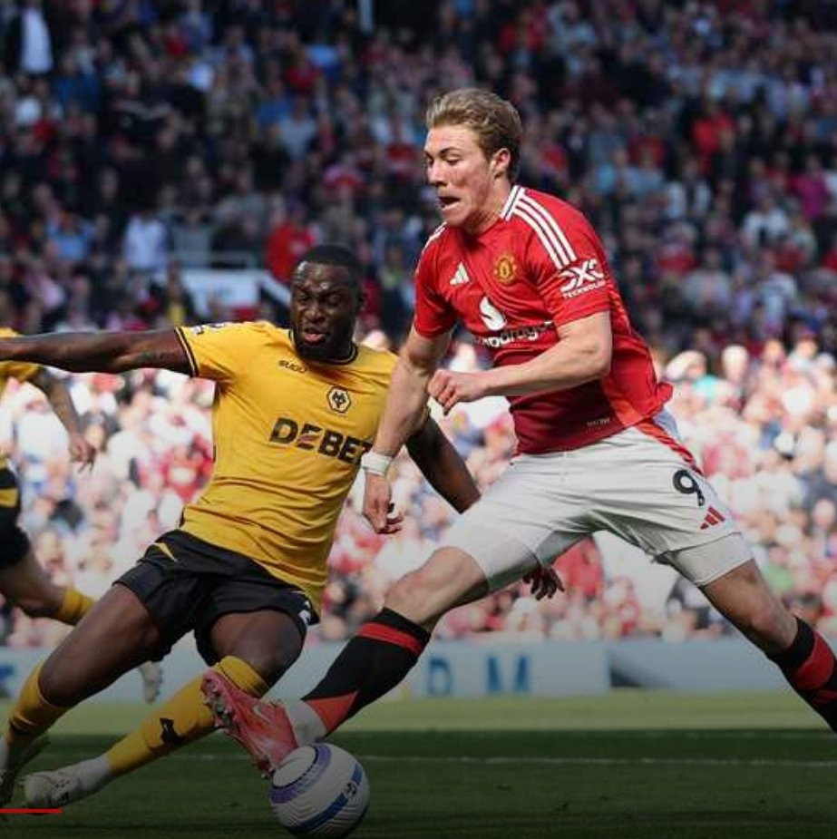 footbolwizard's tweet image. Sarabia secure 3 points for wolves from a free kick in old trafford
#ManchesterUnitedvsWolves #Wolves #PremierLeague
