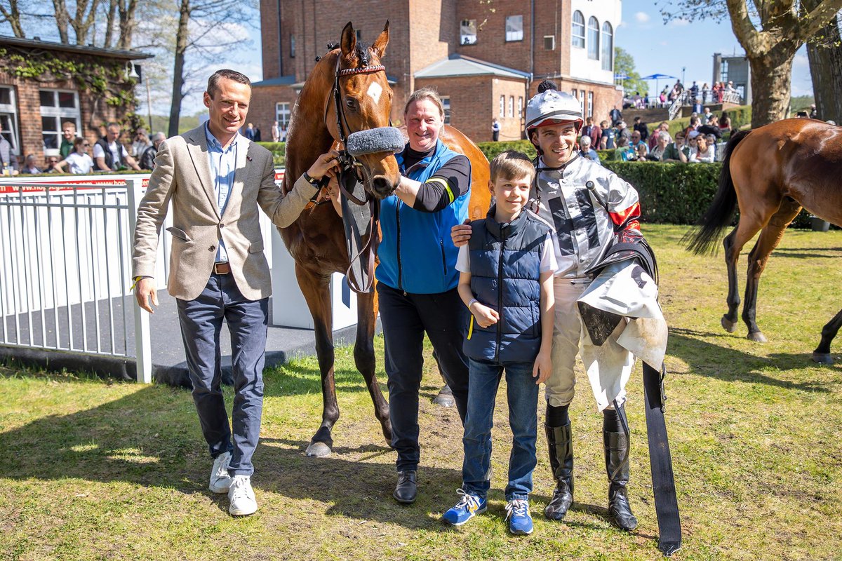 Wilko won the Listed race over 2,000 m at Berlin-Hoppegarten under Thore Hammer-Hansen.
Wilko was bred by Park Wiedingen Stud and was purchased by Henk Grewe for Stall Helena at our 2022 Yearling Sale.
Congratulations to the whole team.