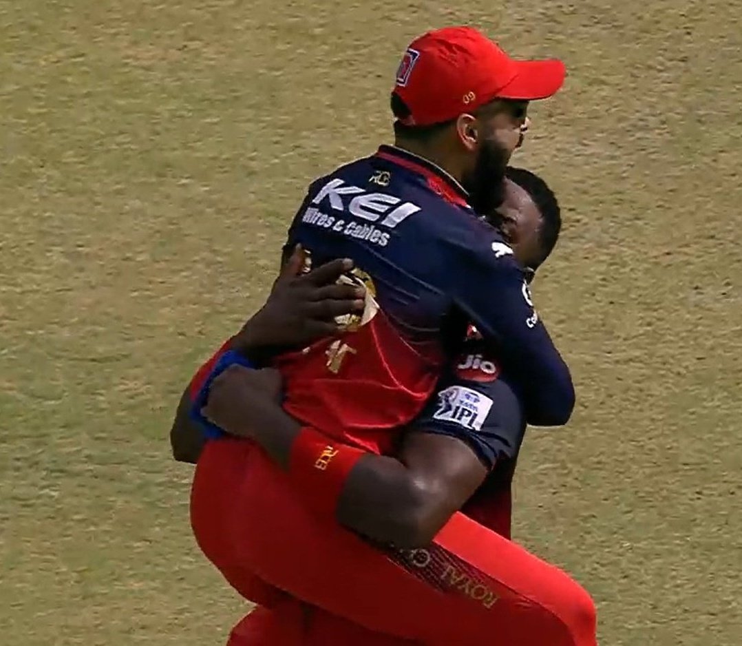 Satish26India's tweet photo. Virat Kohli is the vibes 😍
#RCBvPBKS #PBKSvsRCB #MIvCSK #CSKvMI #MIvsCSK #CSKvsMI #IPL2025 #SimpleHomeMadeRecipes #ViratKohli𓃵 #devduttpaddikal Devdutt Paddikal| Ravindra Jadeja| Ayush Mhatre| Shreyas Iyer #SupremeCourt https://t.co/or8wVHdCOE