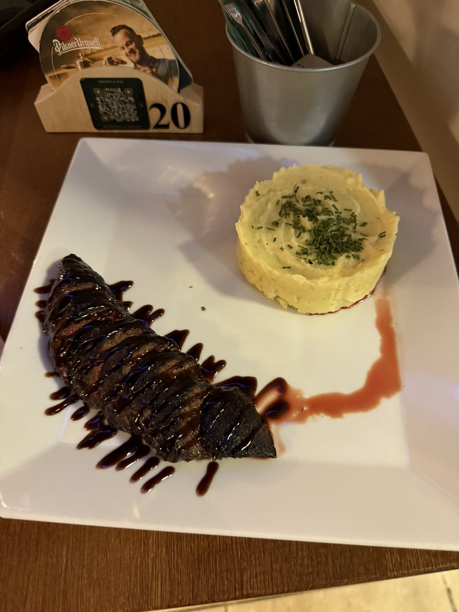 jt_stamford's tweet image. Round three ✅ 

Steak is back, but it’s kangaroo this time. 🇦🇺 🇨🇿