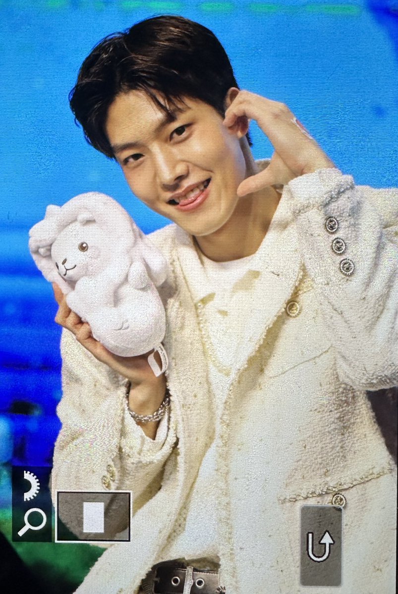 daeyeol_cute's tweet photo. 250420 팬사인회
#대열 #이대열 #골든차일드

대열이 덕분에 하루가 너무너무 행복했어😍 https://t.co/P4C9gQD9ot