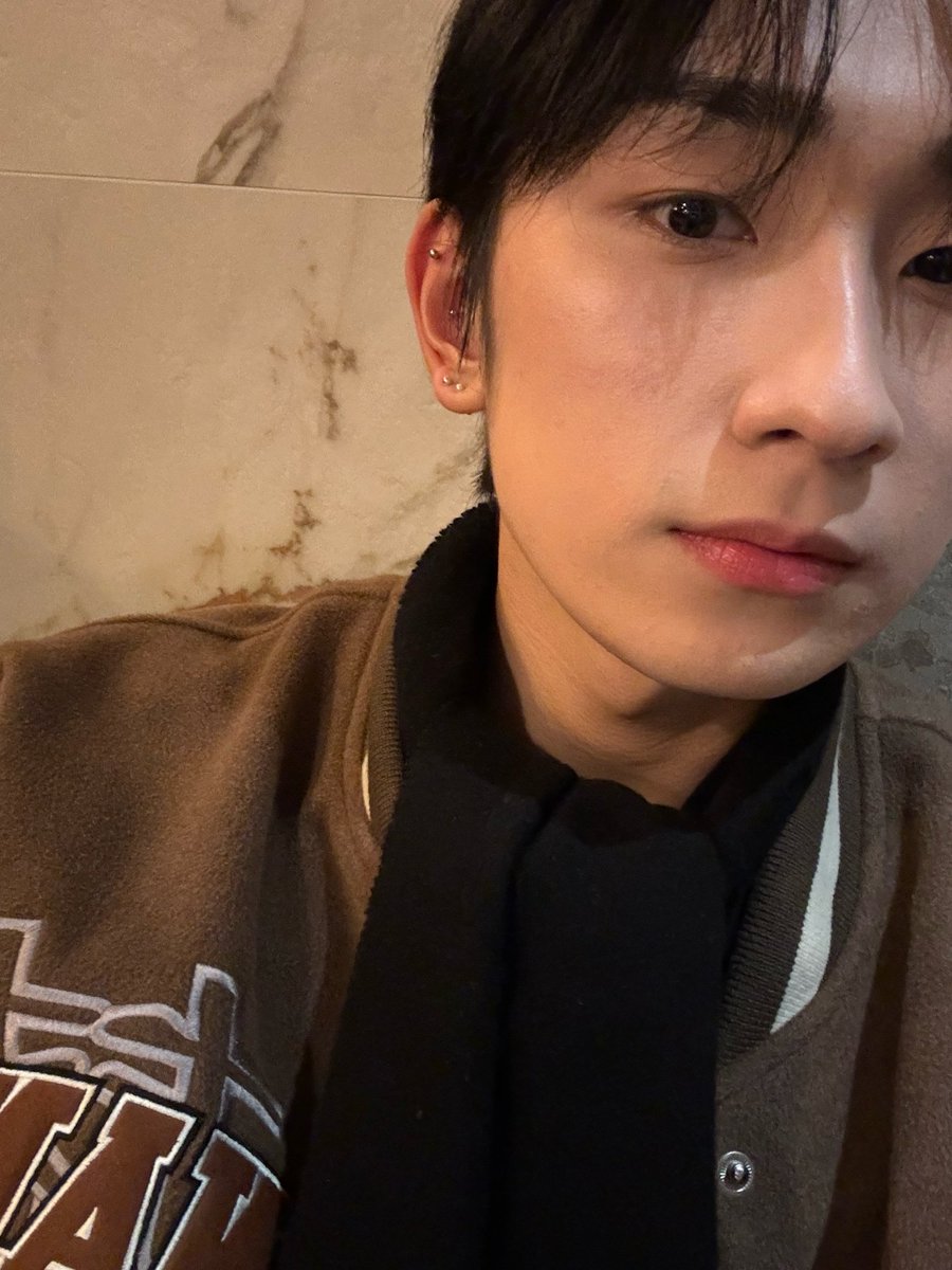 junghyunpicss's tweet photo. 😁 #2z #tuzi #FromA #Playground  #kpop #krock #kband #junghyun #2zband  #bumjun  #zunon #hojin 
#정현 https://t.co/29GTpbwBbK