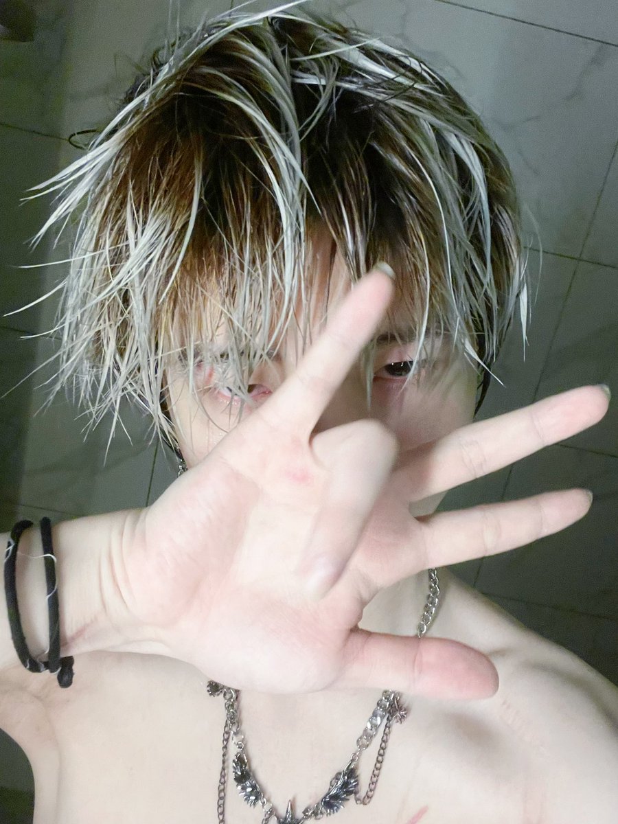 X_SMINIkill's tweet photo. I love you guys https://t.co/ibhi40hQ2h
