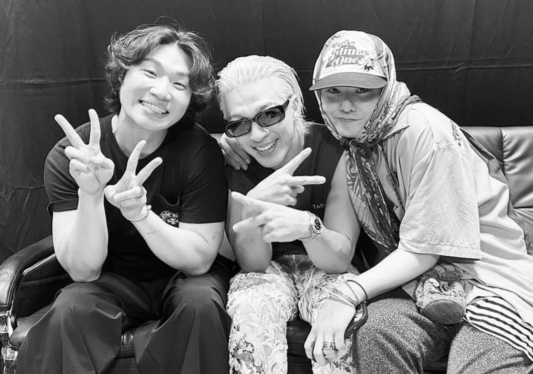 SUPERSTARxG's tweet photo. 빅뱅 사진 보면 매번 권지용 이쁘네~ 동영배 이쁘네~ 강대성 이쁘네~ 이렇게 삼박자로 돌아가며 감상합니다... https://t.co/rlxXrGEDDg