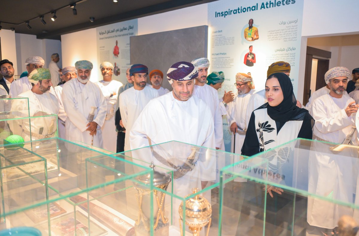OmanOlympics's tweet photo. 📸| من الشعل الأولمبية إلى الميداليات والأزياء الرياضية.. 🎖️🎽🏆
يضم #المتحف_الأولمبي_العُماني مقتنيات تروي محطات مضيئة في مسيرة الرياضة العُمانية، وتعرض تطور المشاركات العُمانية في مختلف الألعاب على مرّ السنوات. https://t.co/LPaAf6bp7a