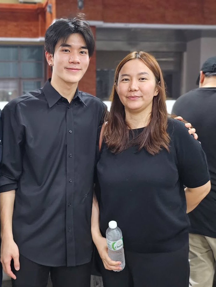 โอบกอดครอบครัวจิโรชน์ธิกุลนะคับ🫂🤍