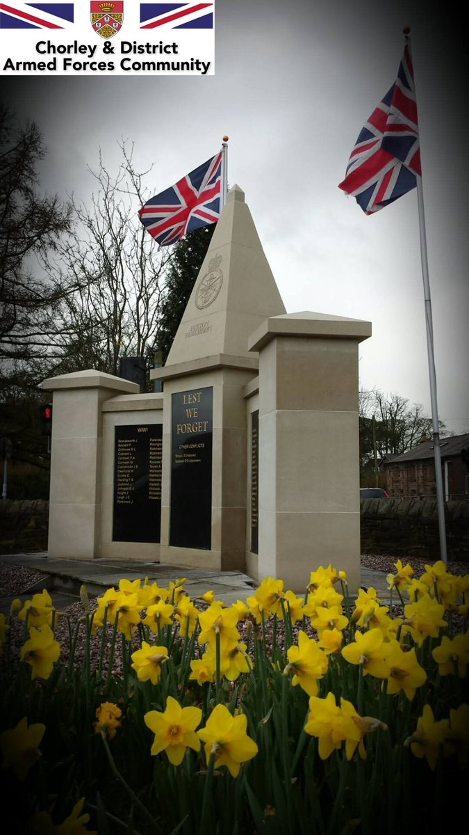 Daffodils at Euxton War Memorial.  
(Taken about 5 years ago)
Chorley &amp; District Armed Forces Community 
🇬🇧
A slideshow of local military photographs will be showing at Chorley's Armed Forces Day Concert in June. Details here ⬇️
facebook.com/share/169L5dLi…
#euxton #Chorley