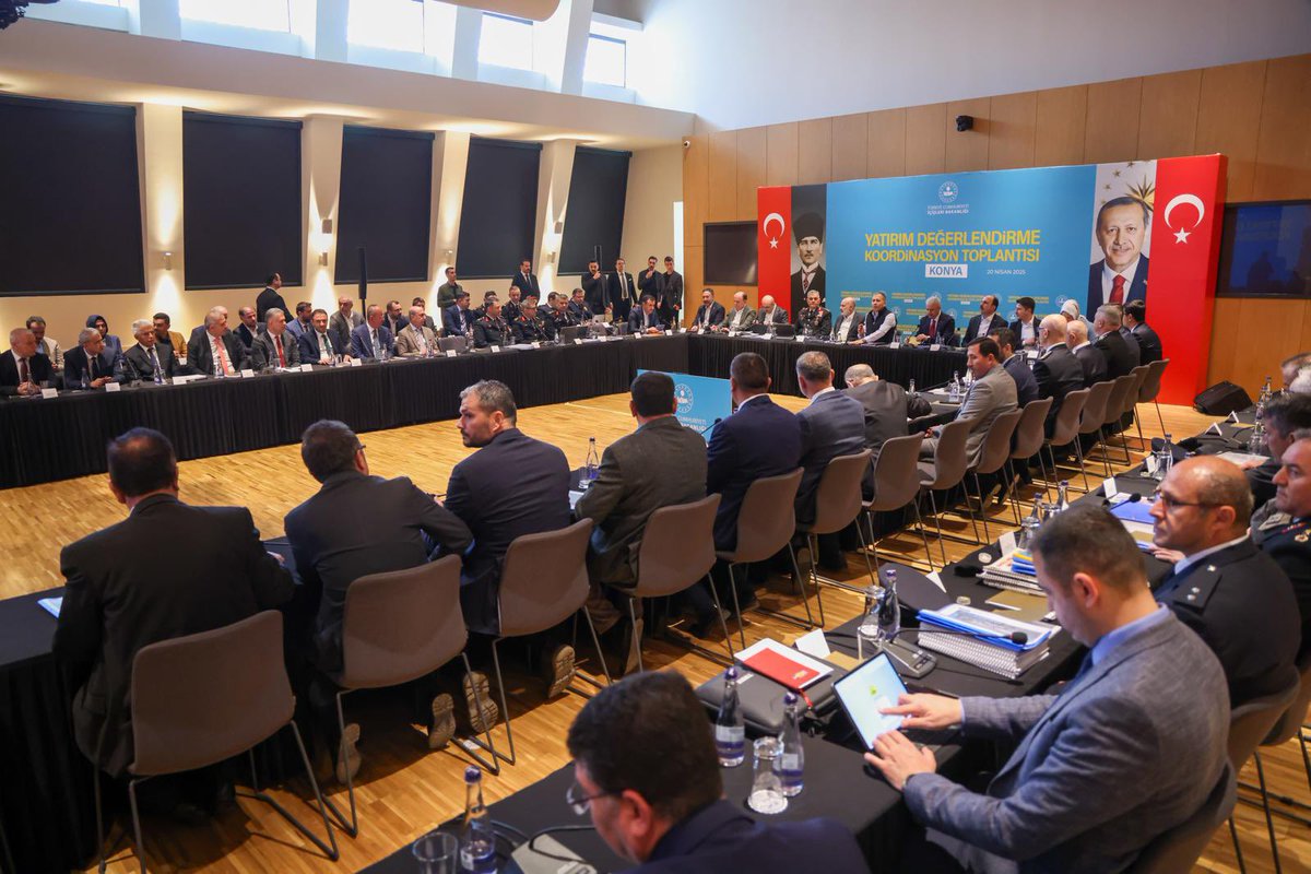 Hutashyk's tweet photo. Belediye Başkanımız @drsadiksefer  bey İçişleri Bakanımız Sayın Ali Yerlikaya ’nın katılımlarıyla Konya'da gerçeklestirilen “Yatırım Değerlendirme Koordinasyon Toplantısı” na katıldı.

Toplantımızın İlçemiz ve Konya’mız için hayırlı olmasını diliyoruz.
#Konya #Hüyük https://t.co/sGo30D8C2R