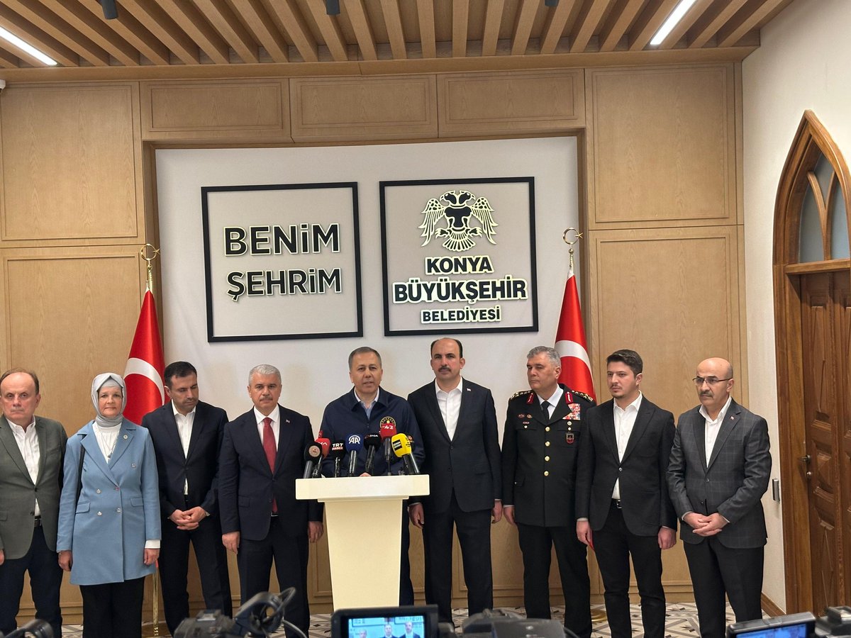 Belediye Başkanımız <a href="/drsadiksefer/">Sadık SEFER</a>  bey İçişleri Bakanımız Sayın Ali Yerlikaya ’nın katılımlarıyla Konya'da gerçeklestirilen “Yatırım Değerlendirme Koordinasyon Toplantısı” na katıldı.

Toplantımızın İlçemiz ve Konya’mız için hayırlı olmasını diliyoruz.
#Konya #Hüyük