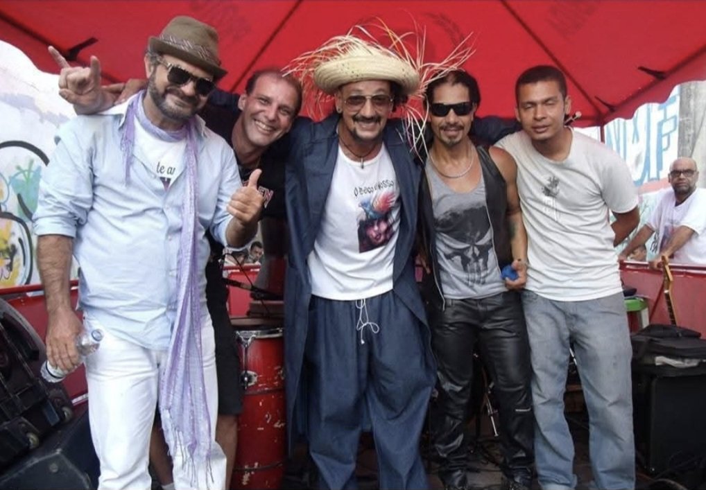 ElsimarPonde's tweet photo. Bel da Bonita e Márcio Punk
Beco da Energia em 2016 https://t.co/VOUXgyLAjA