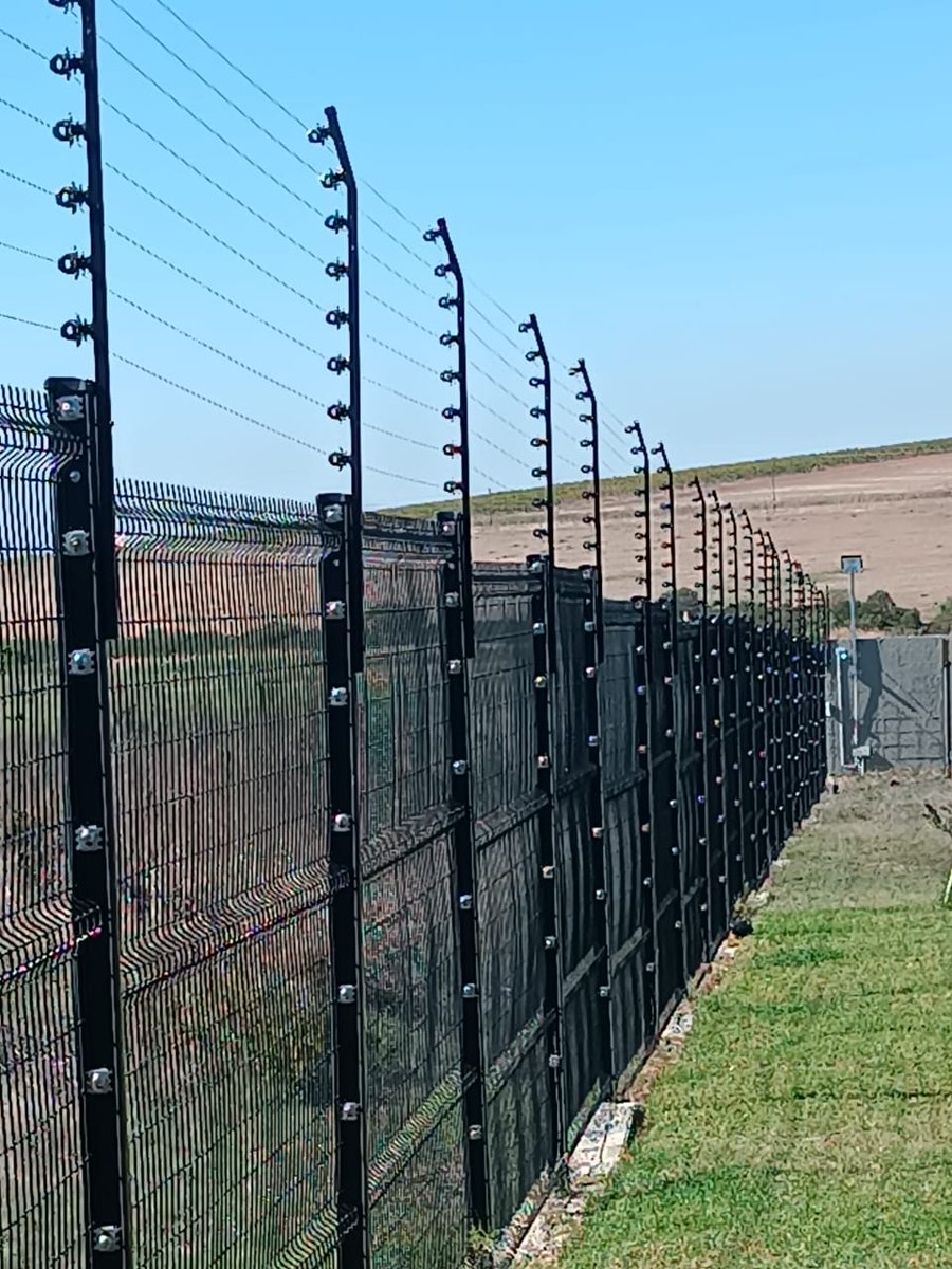 blesvy's tweet image. Our fencing solutions offer an additional layer of security, keeping your property and belongings safe