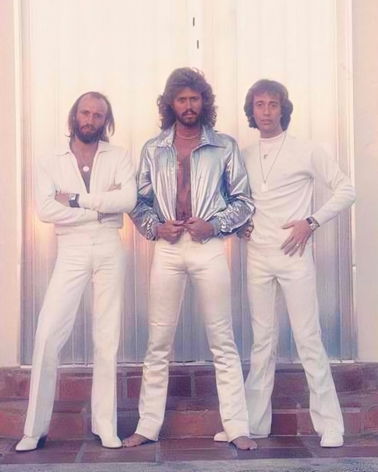 RealRobinGibb's tweet photo. Today, as the world celebrates renewal, love, and light, we pause to remember the incredible legacy of Robin, Maurice, and Barry - The #BeeGees #HappyEaster #RobinGibb #MauriceGibb
#BarryGibb #LegacyOfLove #EternalVoices #MusicLivesOn
#HopeAndHarmony #BeeGeesForever https://t.co/dBkTqEi53g